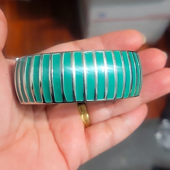 Green Blue Turquoise Enamel Stripes Bangle Bracelet Push in Clasp - Picture 1 of 3